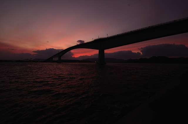 江島大橋の夕